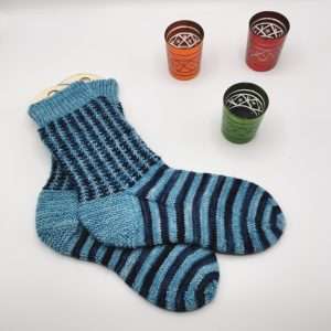gestrickte Socken mit Magic Line Effect